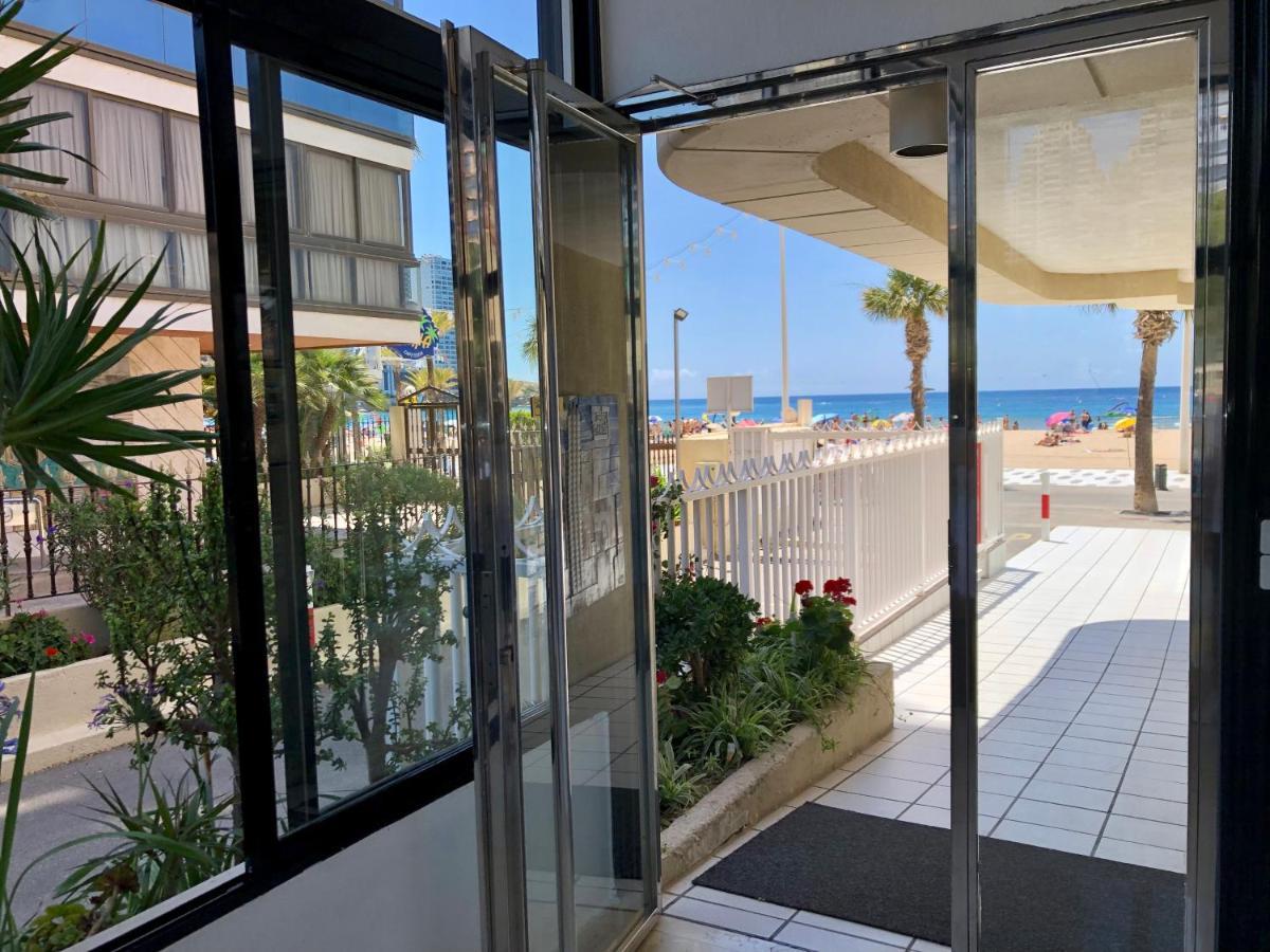 Apartamento Torre Levante, Primera Linea De Playa Benidorm Luaran gambar