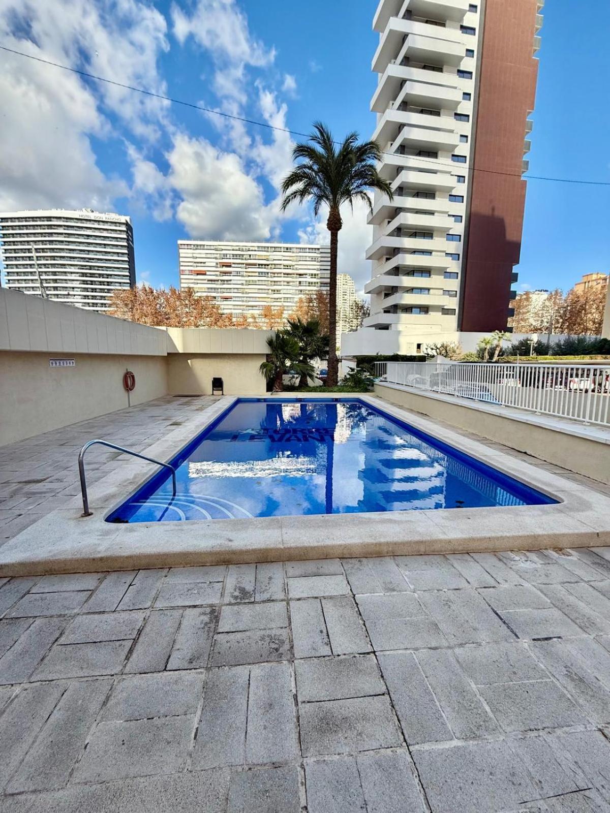 Apartamento Torre Levante, Primera Linea De Playa Benidorm Luaran gambar